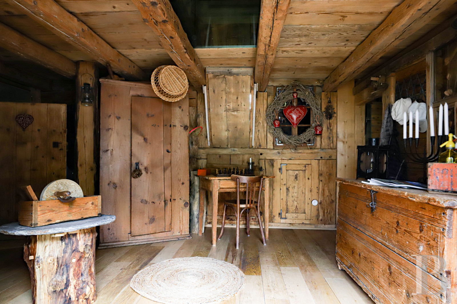 A traditional chalet barn surrounded by alpine pastures in Haute-Savoie, not far from Morzine - photo  n°14